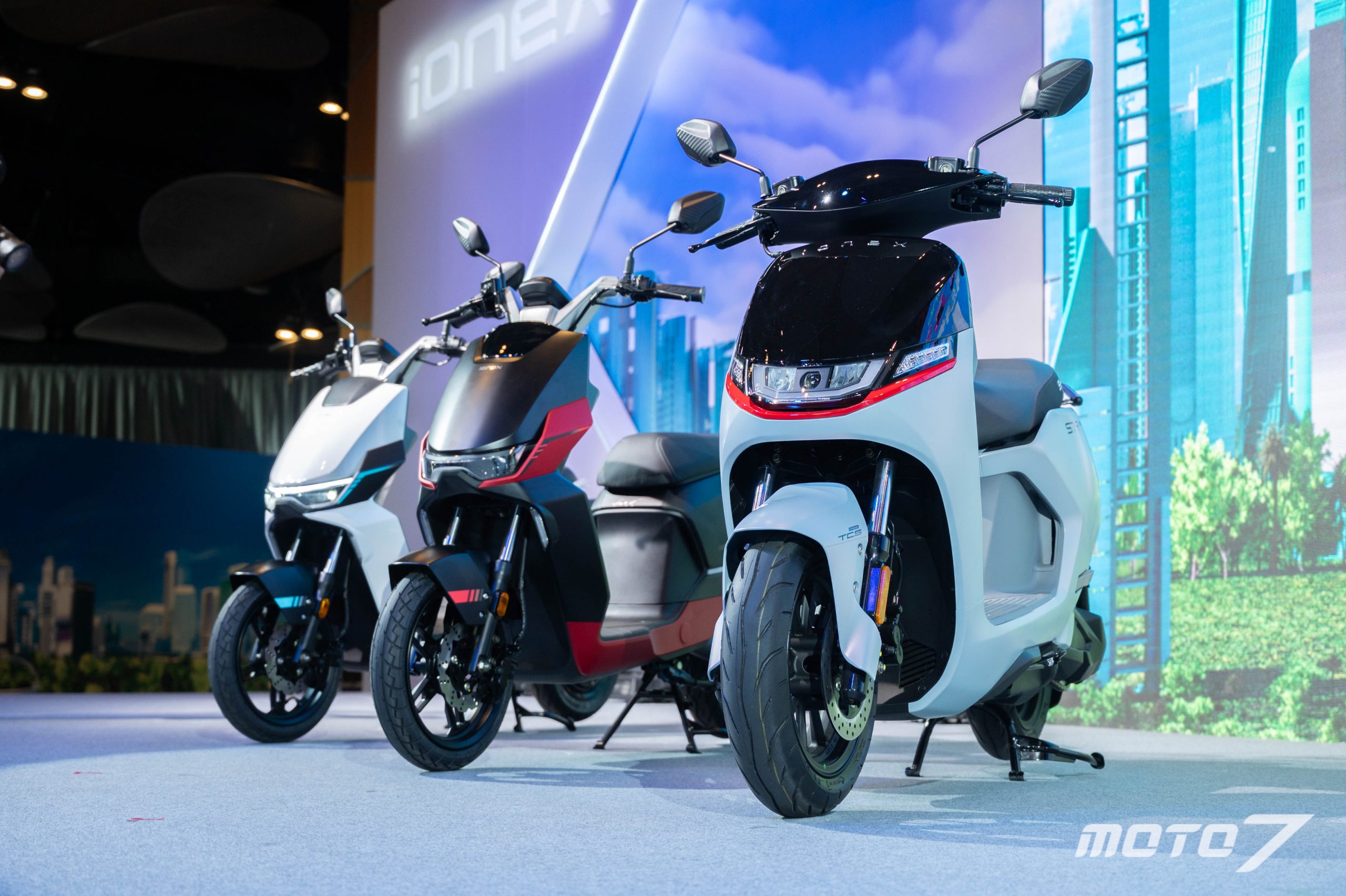 2024 KYMCO Ionex S Techno發表，售價91,800元起：S7/R車型、充換電兩用合一，同步推出換電綠牌玩樂小車酷玩CoolOne！