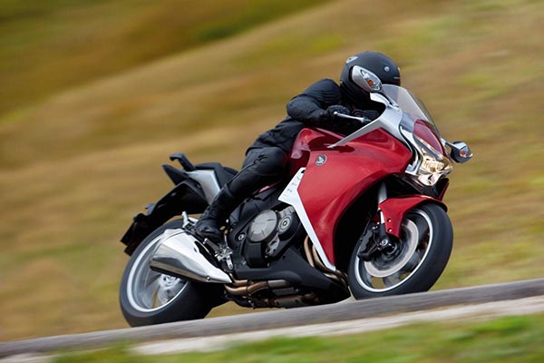 HONDA VFR「Interceptor」有望重生！2023年經典V4傳奇再續？