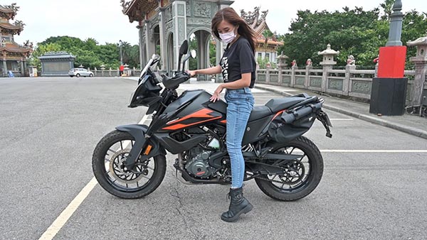 ktm 250 adv price