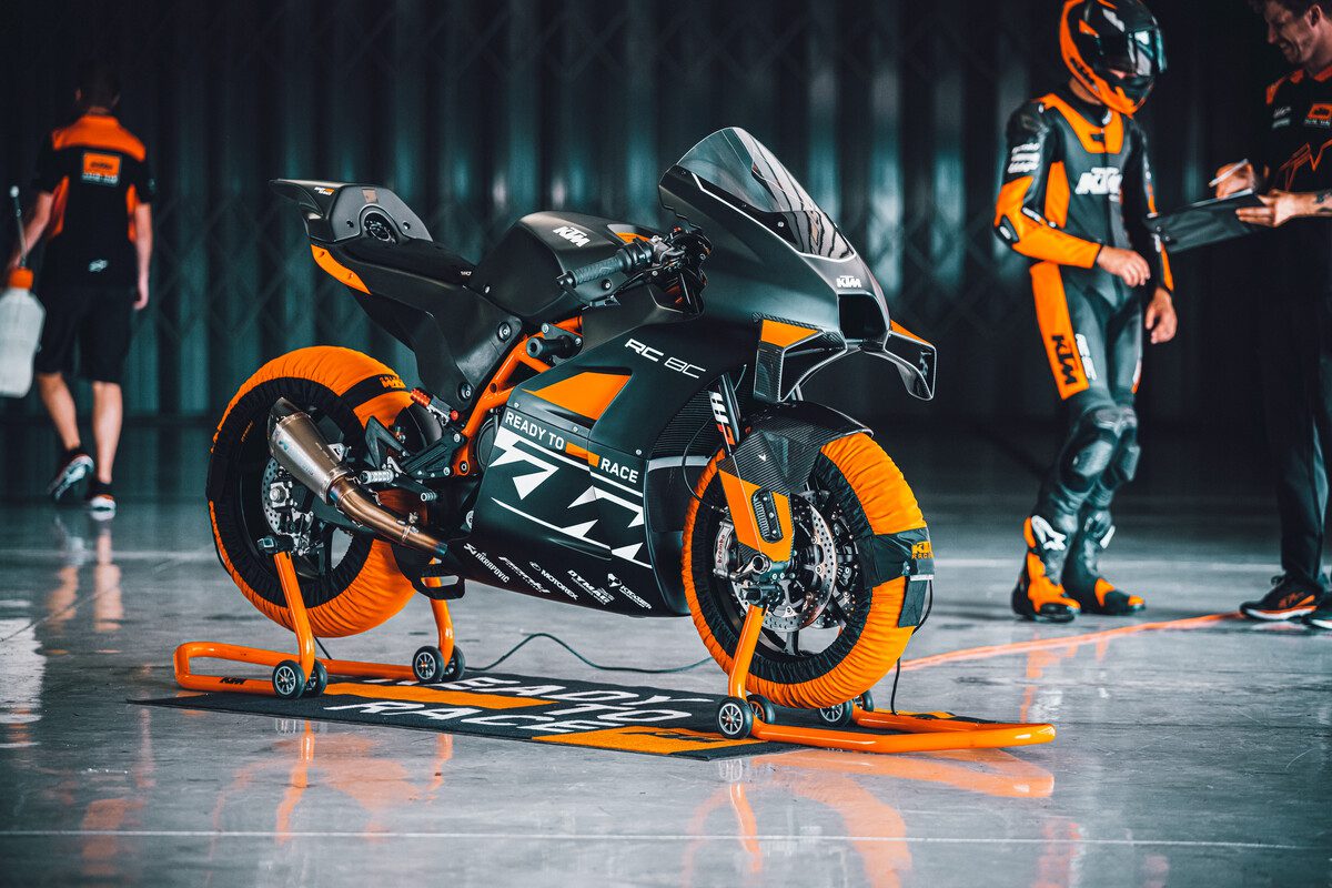2023 KTM RC 8C改款發表：純手工製造奧地利神獸，全球限量200台！