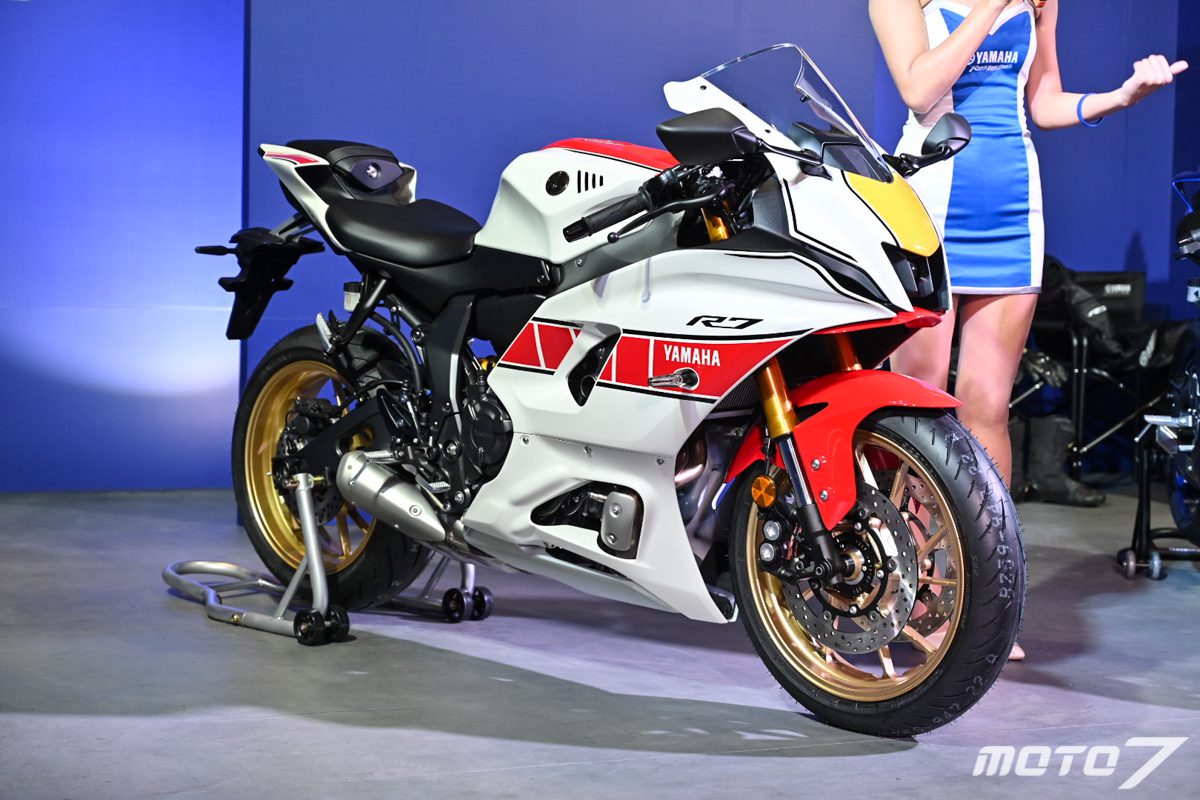 Yamaha EU nhá hàng R7 2022 với Teaser R-Series mới - CafeAuto.Vn